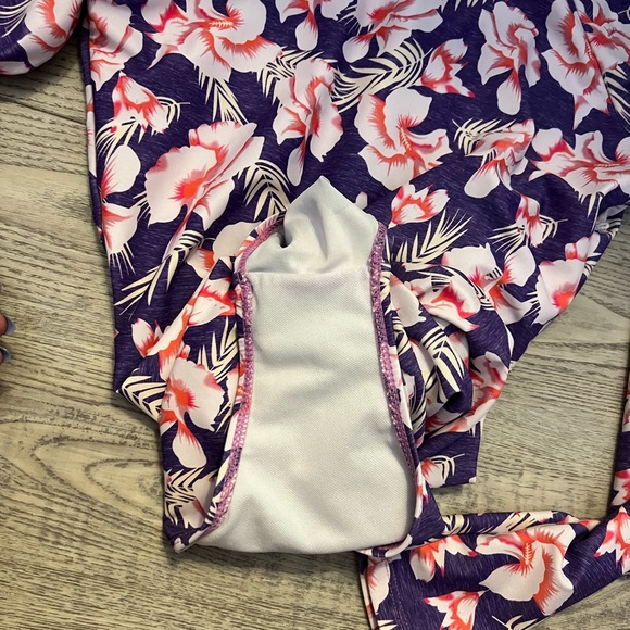 Womens long sleeve high neck swimsuit size small - Picture 2 of 6